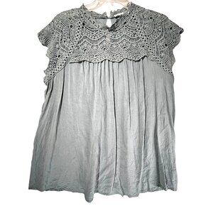 FSL Apparel Green Crochet Lace Yoke Sleeveless Tunic Blouse Top Button Closure